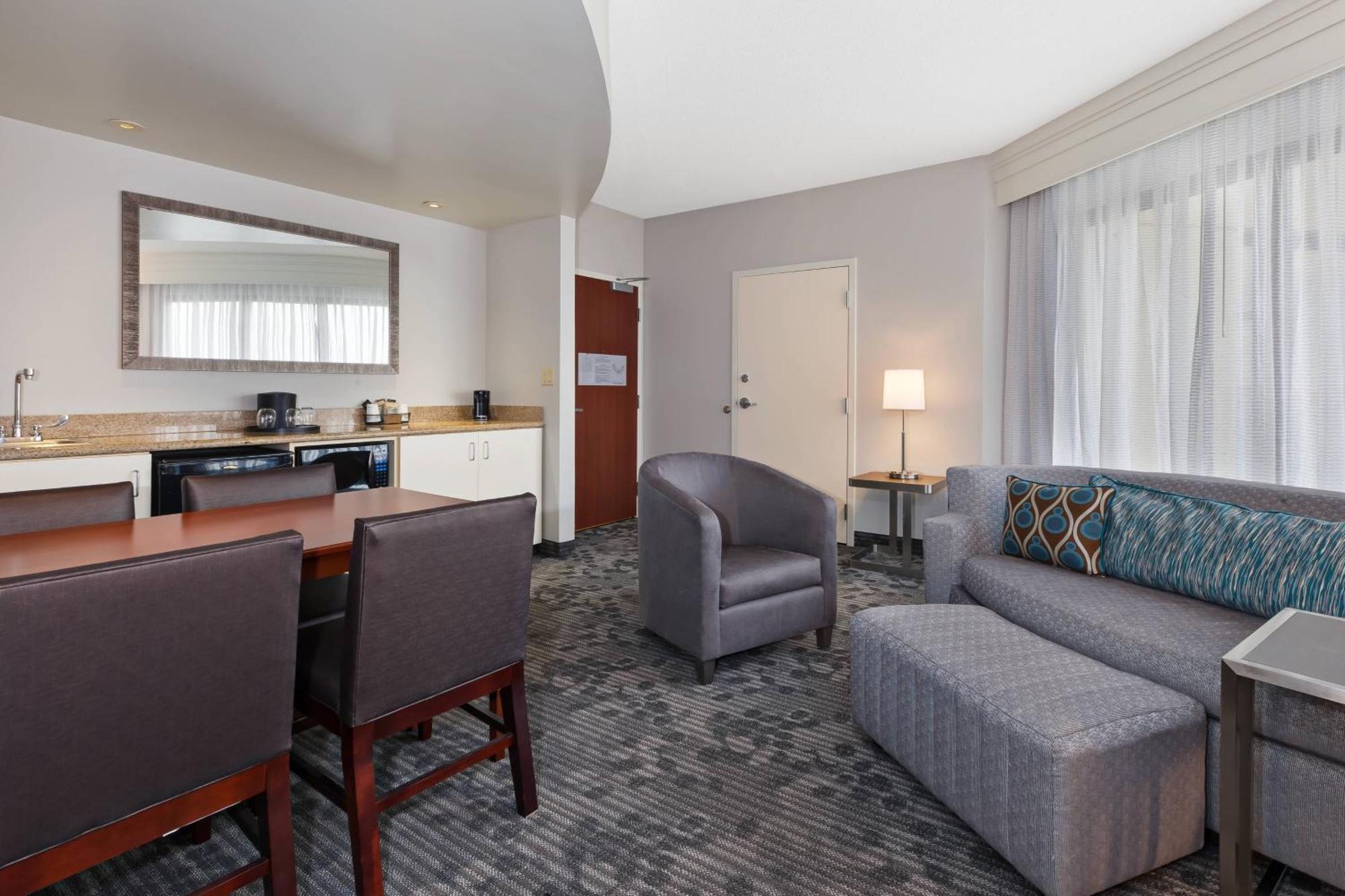 Courtyard By Marriott Oklahoma City Downtown Bagian luar foto