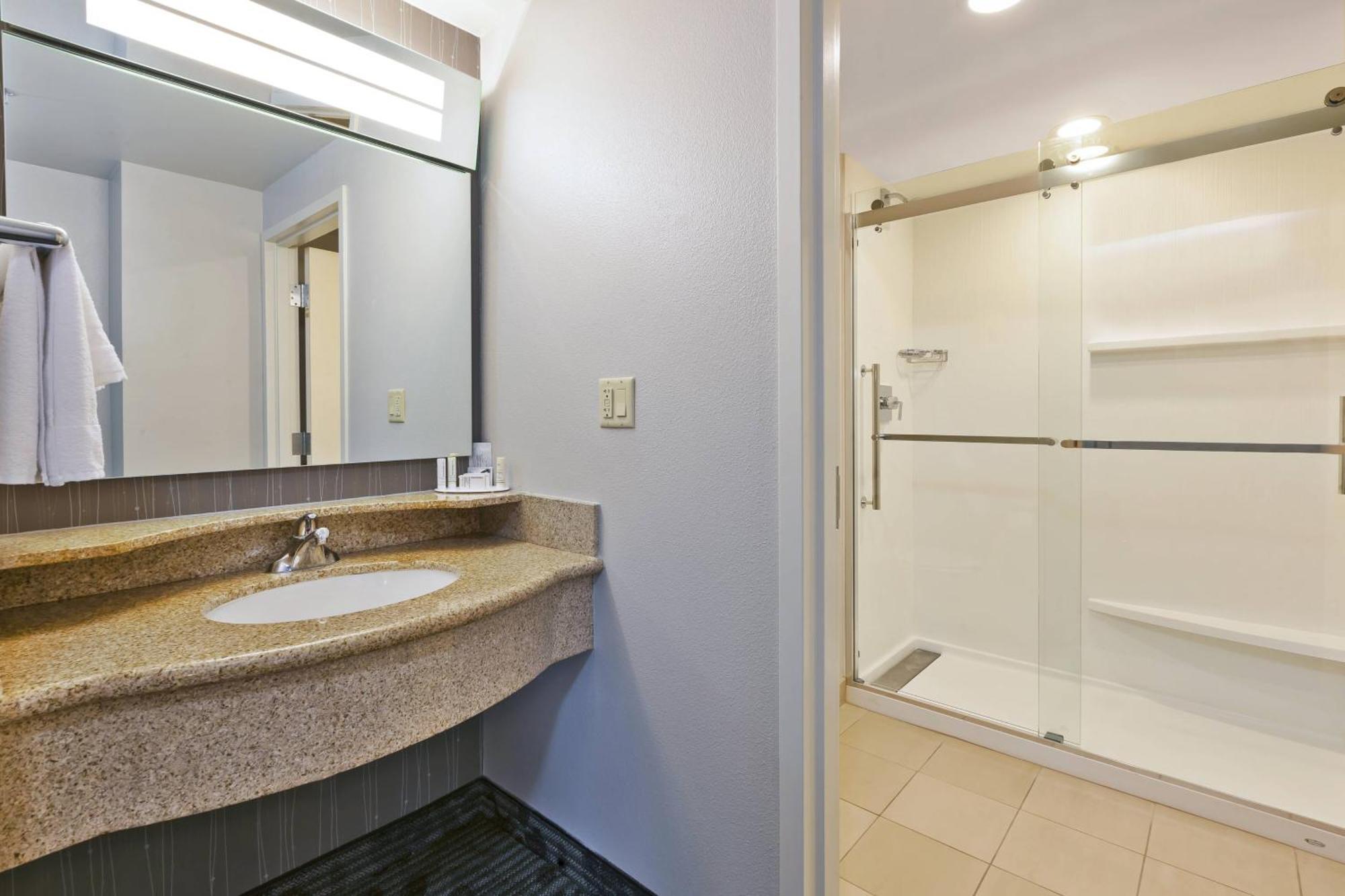 Courtyard By Marriott Oklahoma City Downtown Bagian luar foto
