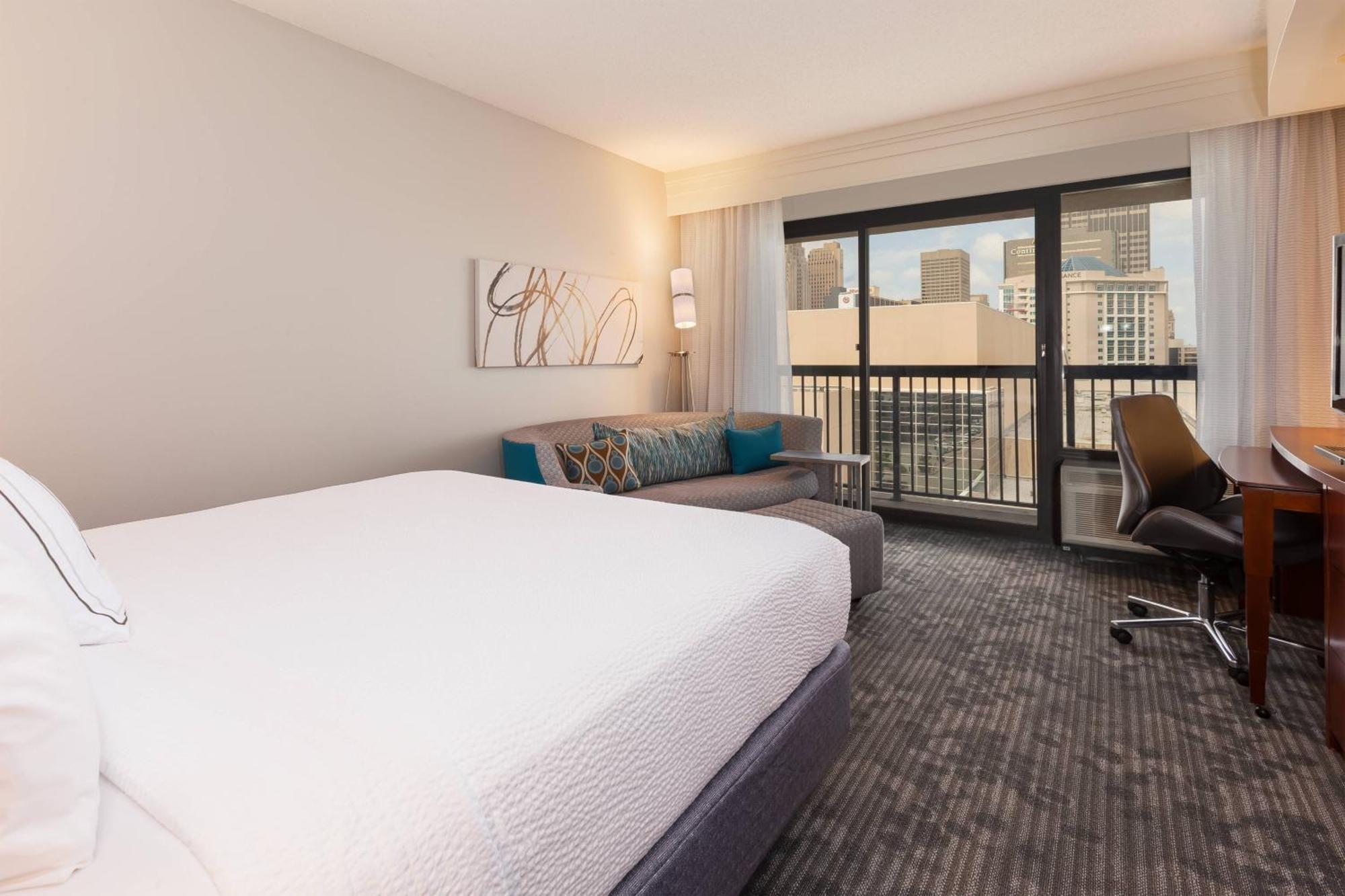 Courtyard By Marriott Oklahoma City Downtown Bagian luar foto