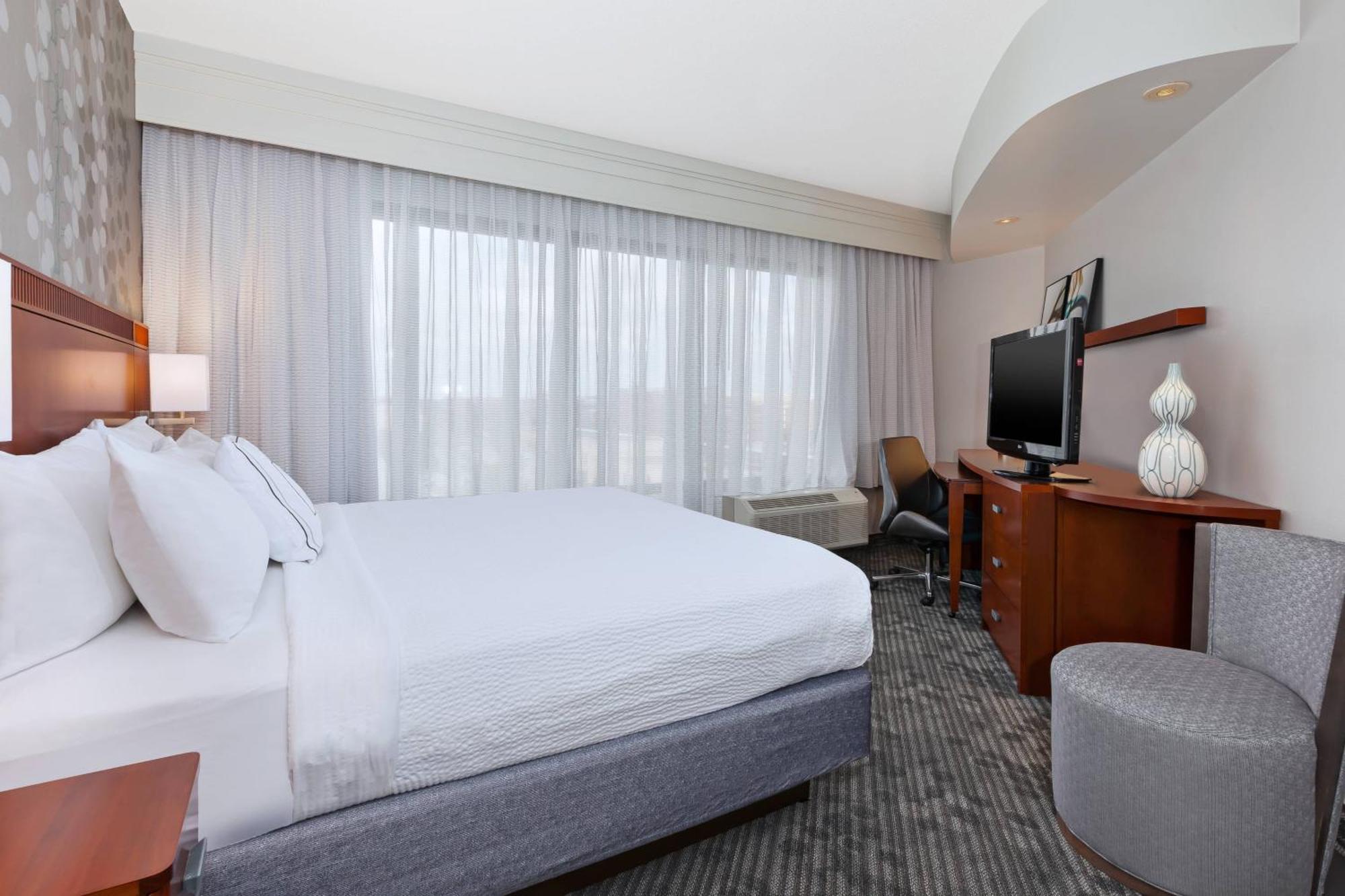Courtyard By Marriott Oklahoma City Downtown Bagian luar foto