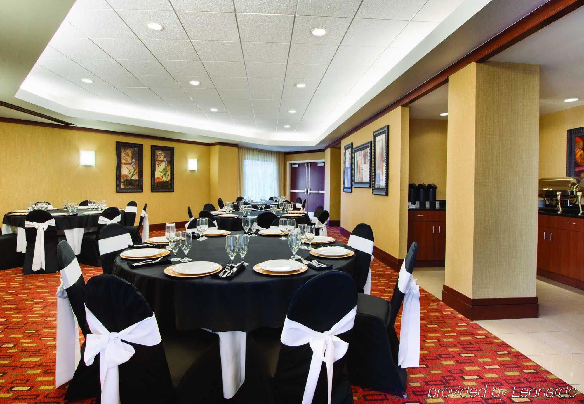 Courtyard By Marriott Oklahoma City Downtown Bagian luar foto